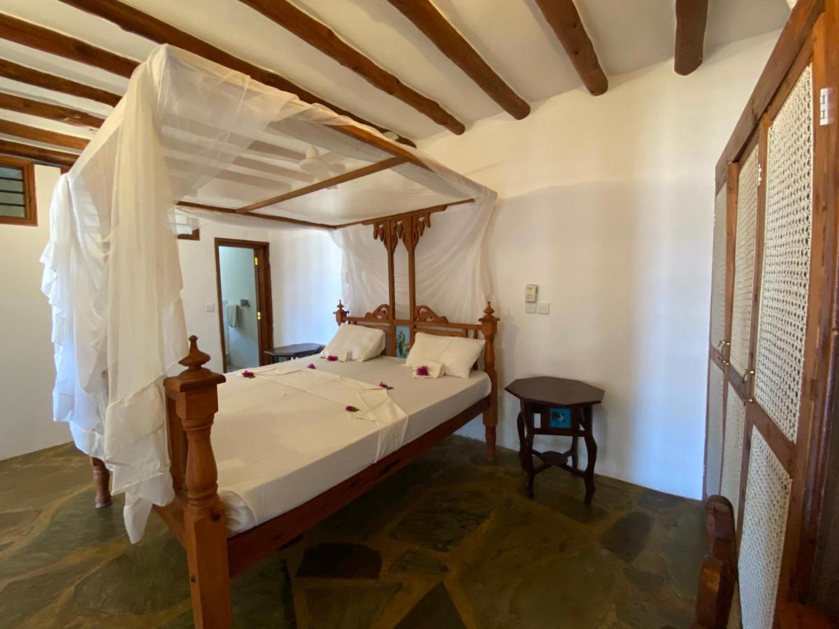 Hotel Silver Rock 3*